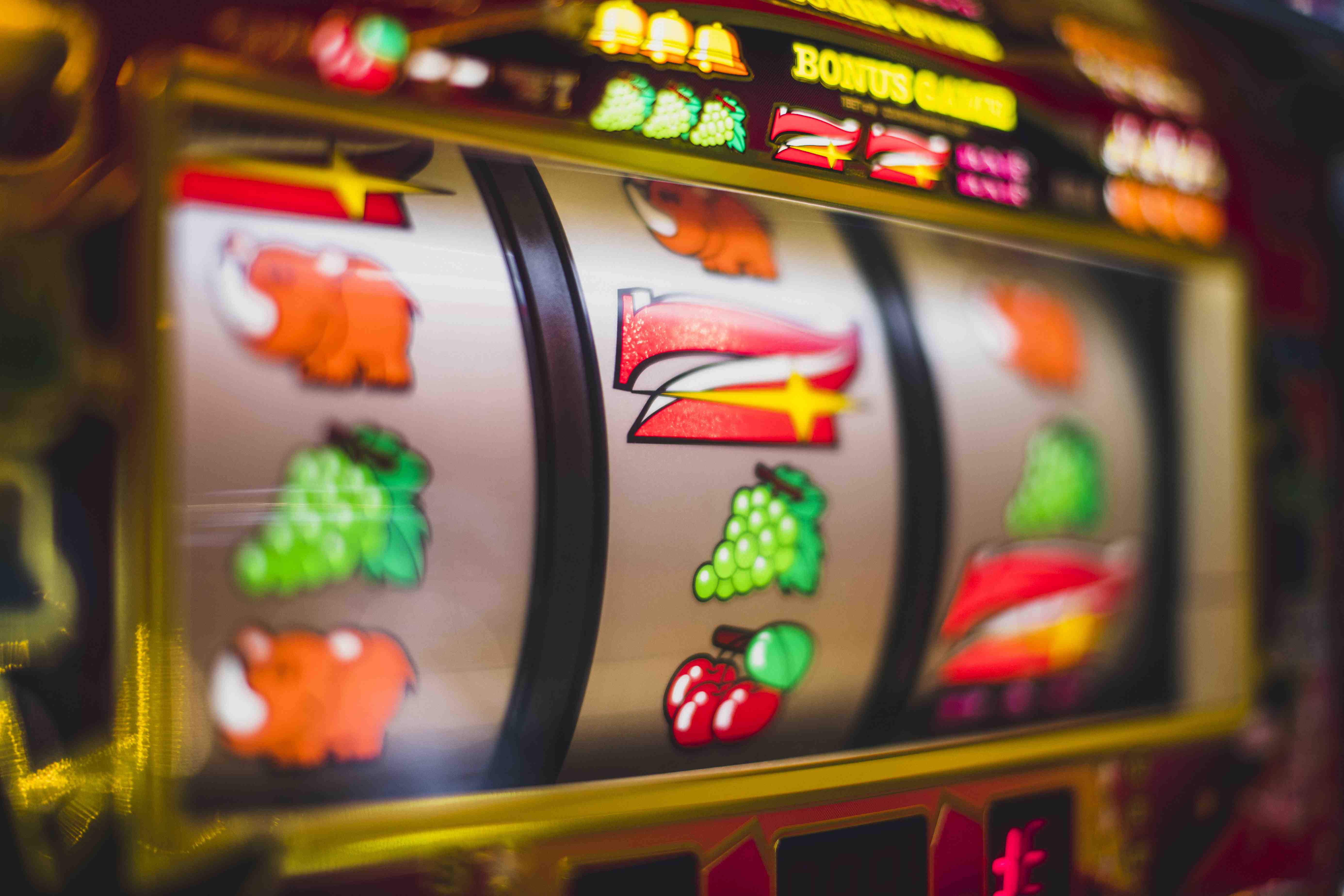 Fota88 Slot fitur bonus free spin scatter dan wild symbol di game slot populer